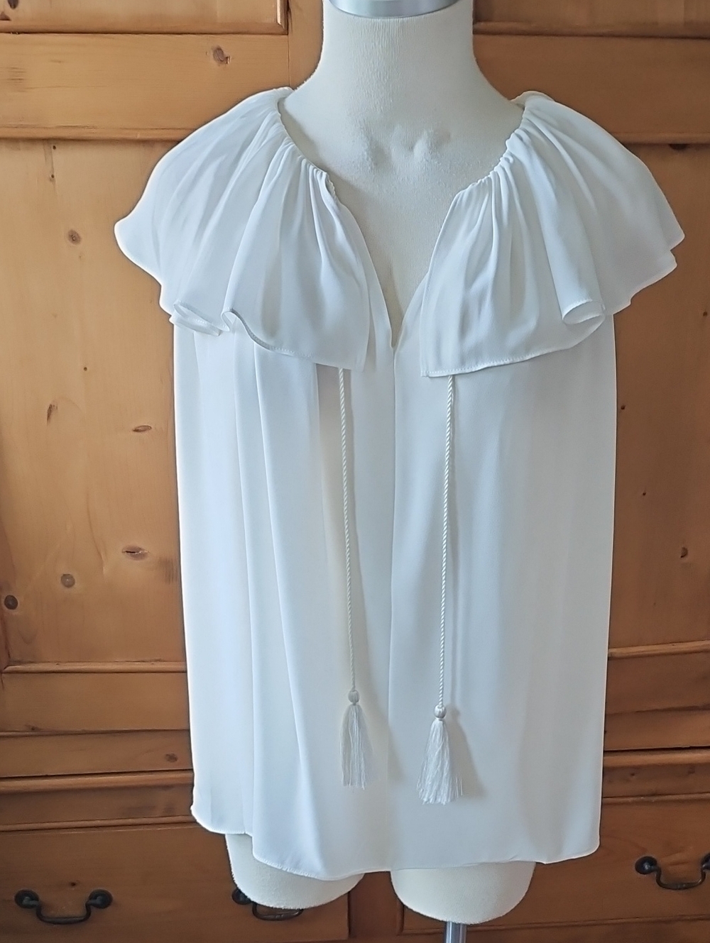 Kate Spade Sleeveless Flowy Blouse With Ruffle Collar White Size ?